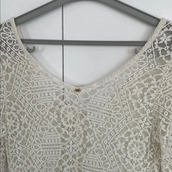 White Lace Bell Sleeve Knit Mini Dress Cover up Resort wear. Beach wear. Luxury - Picture 15 of 17